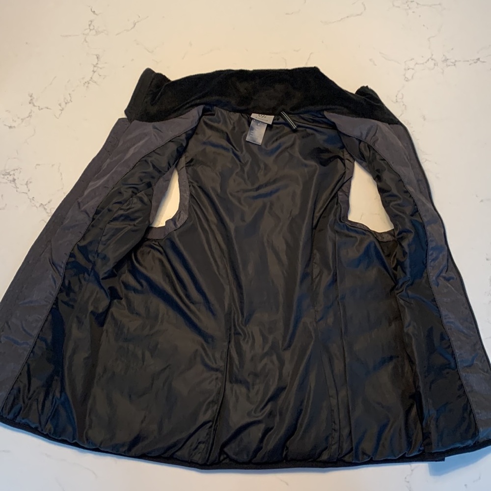 Champion Vest - Picture 2 of 3